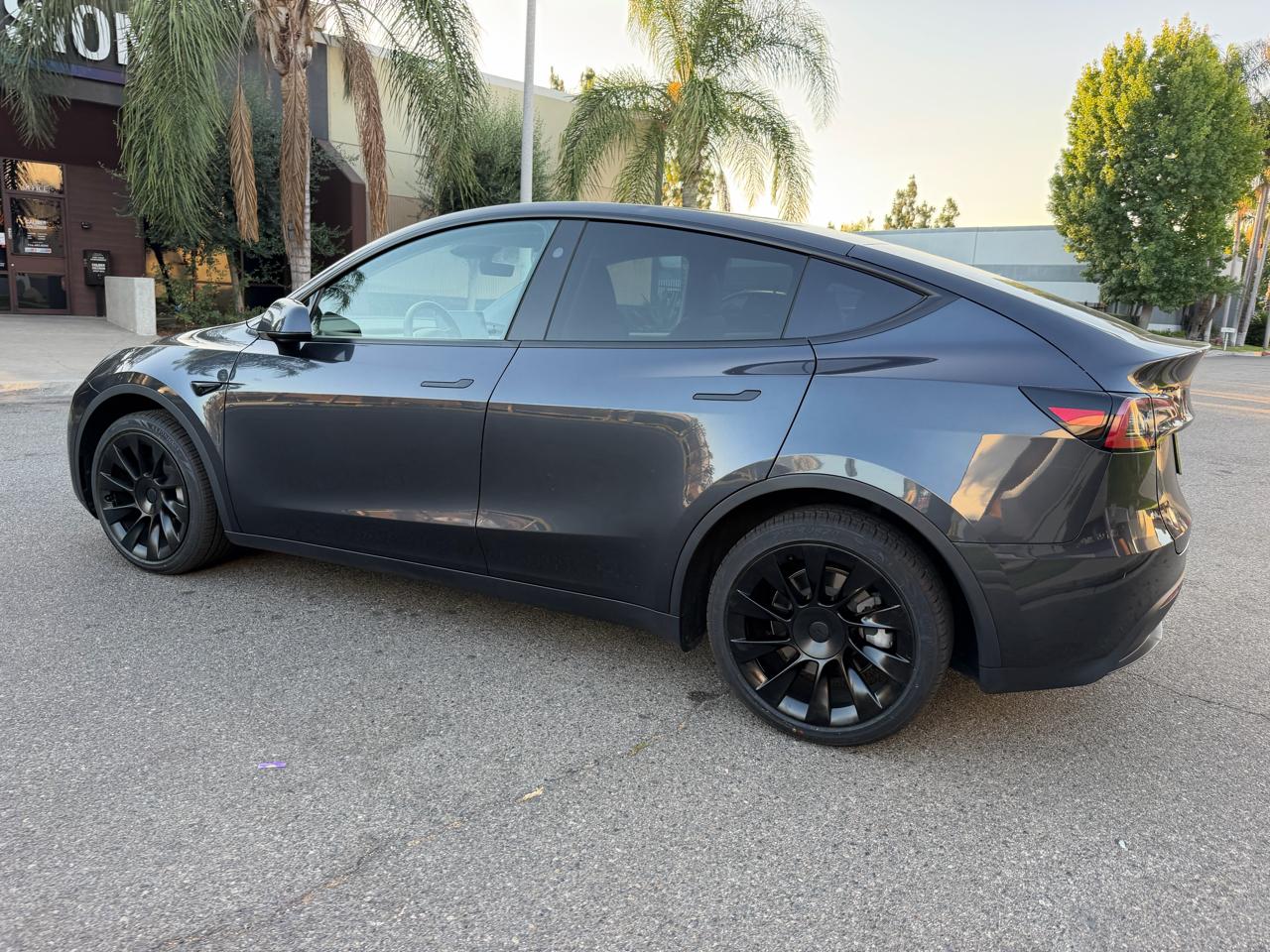Tesla Model Y Long Range 2024