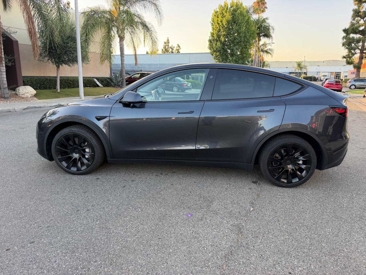 Tesla Model Y Long Range 2024