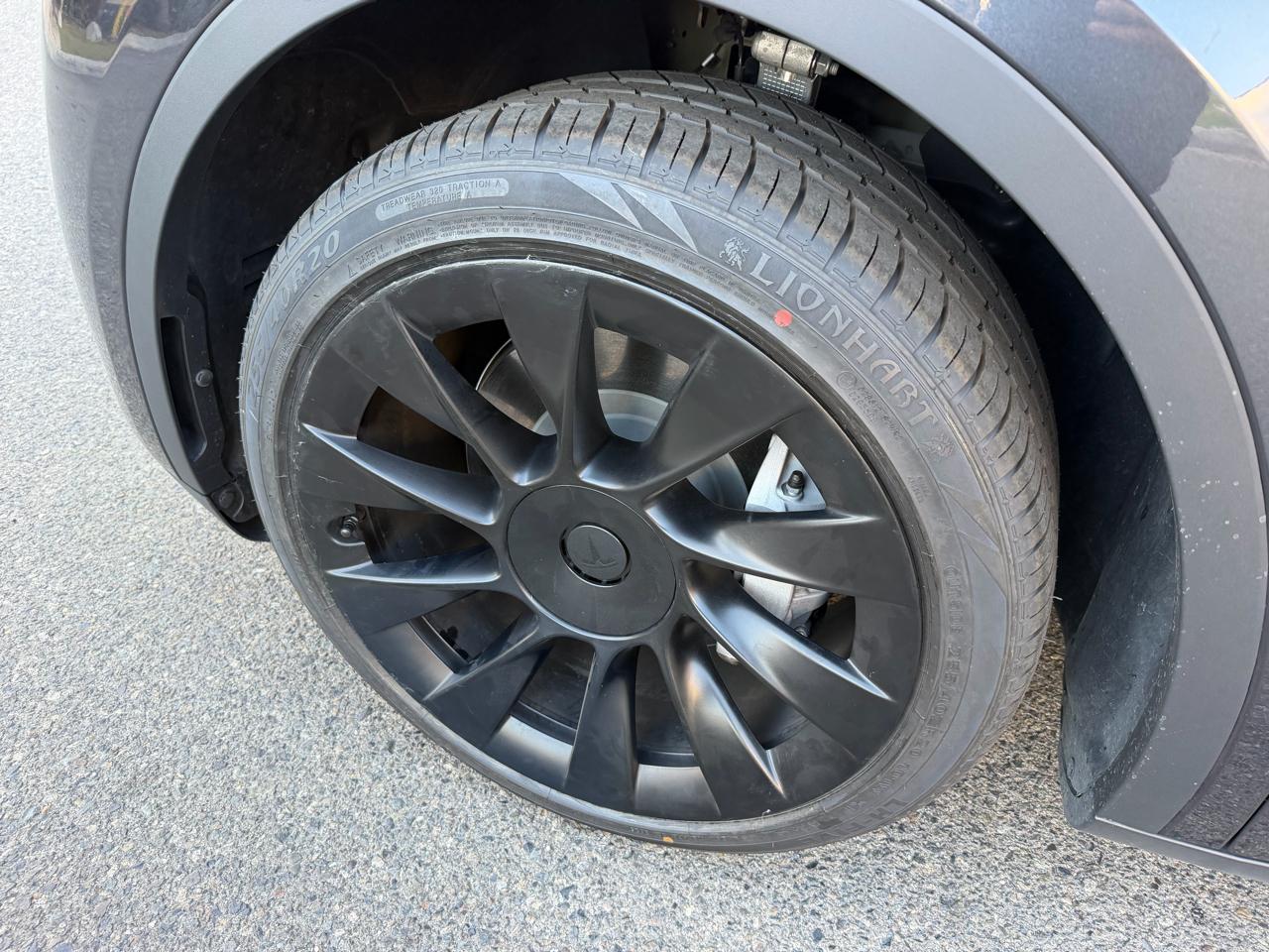 Tesla Model Y Long Range 2024