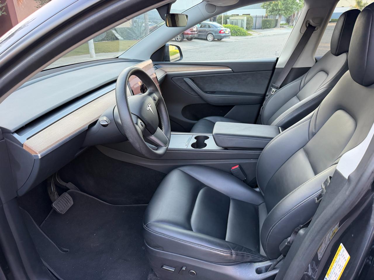 Tesla Model Y Long Range 2024