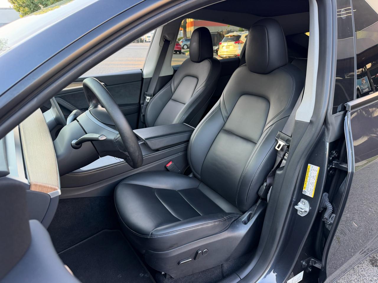 Tesla Model Y Long Range 2024