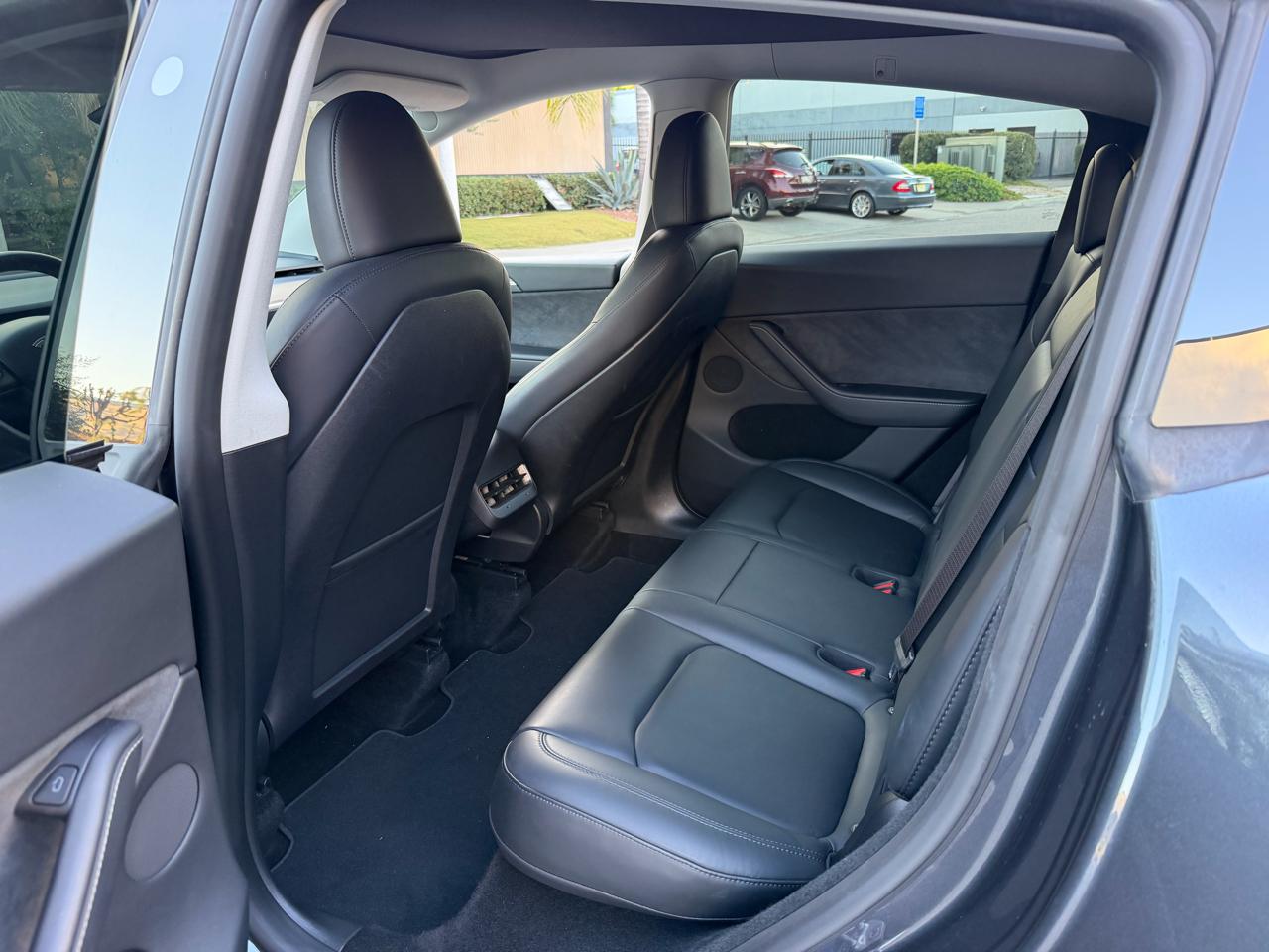 Tesla Model Y Long Range 2024