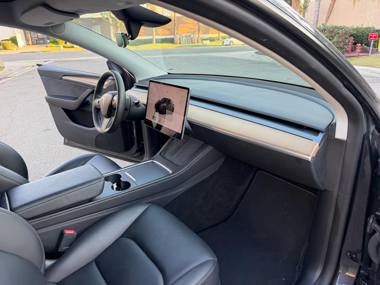 Tesla Model Y Long Range 2024