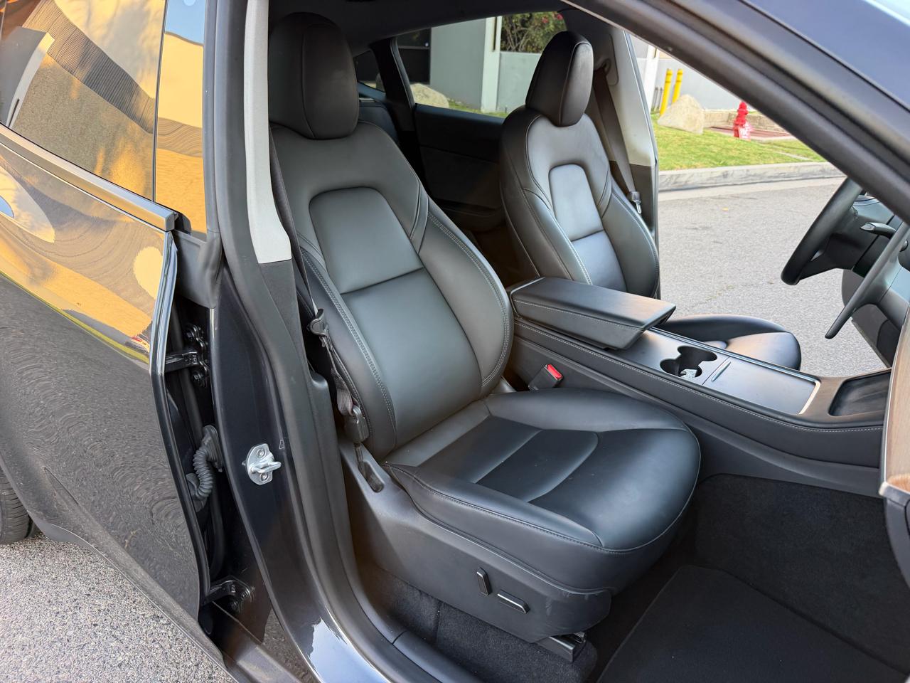 Tesla Model Y Long Range 2024