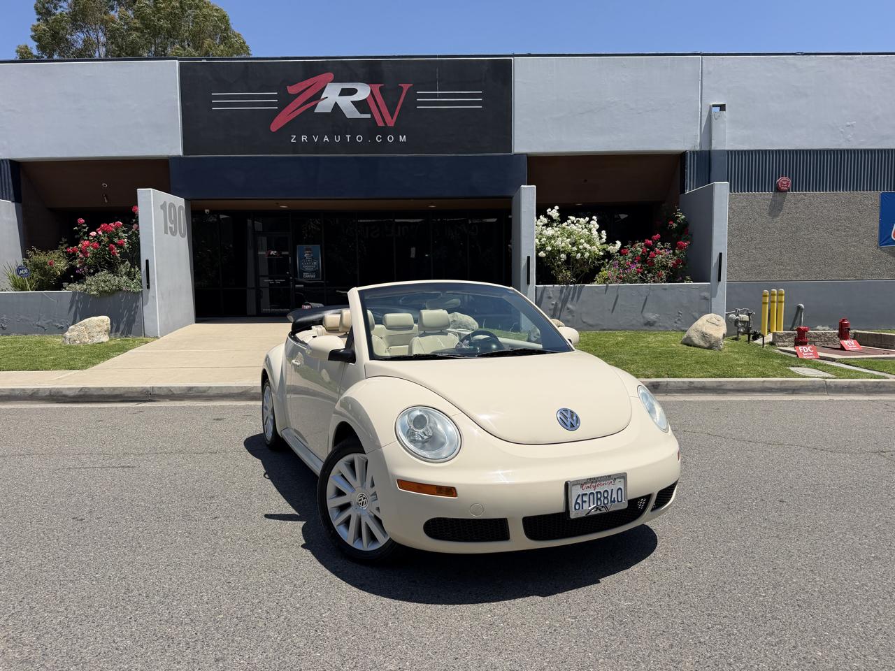 Volkswagen New Beetle 2.5L PZEV Convertible 2010