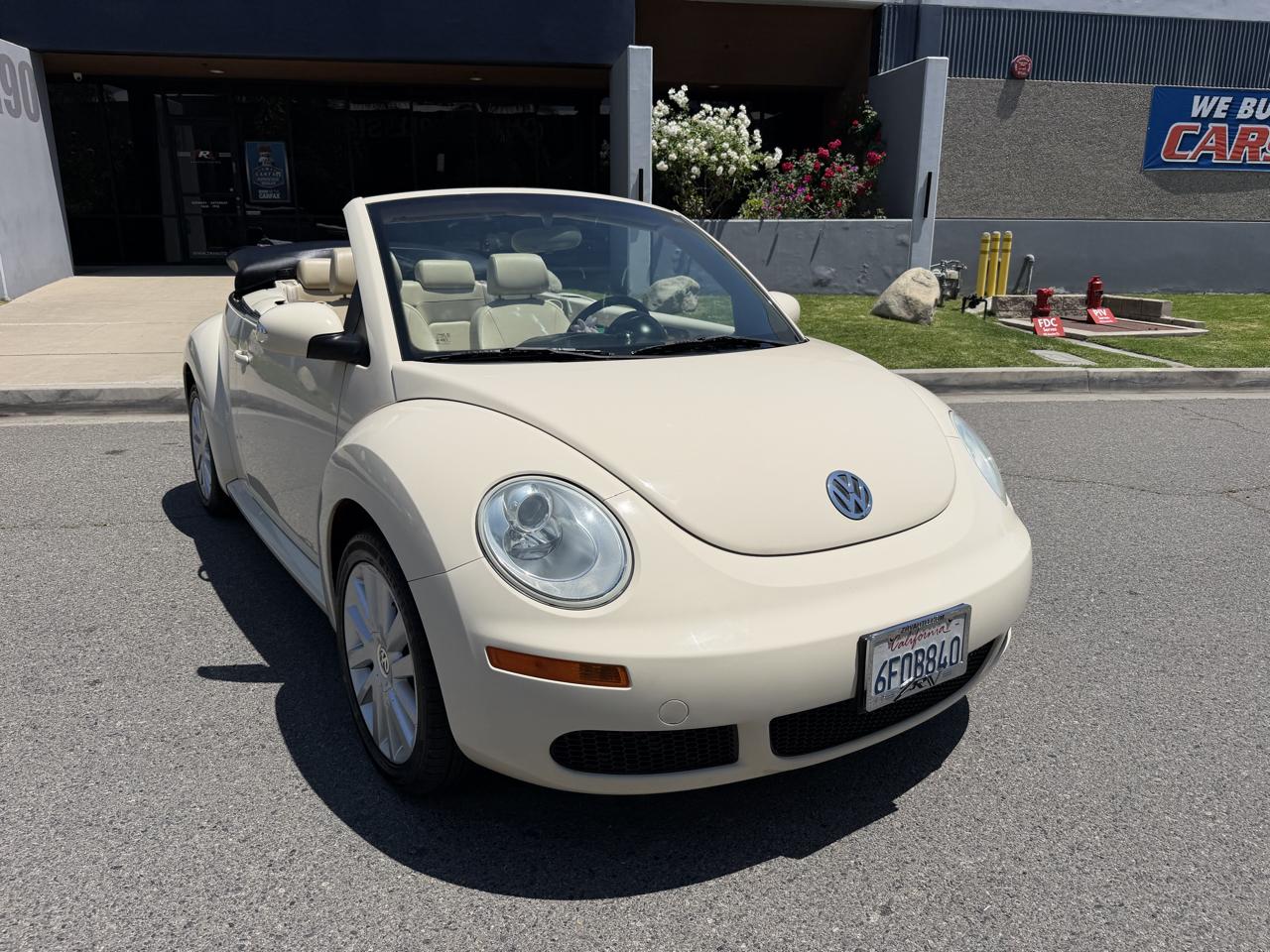 Volkswagen New Beetle 2.5L PZEV Convertible 2010