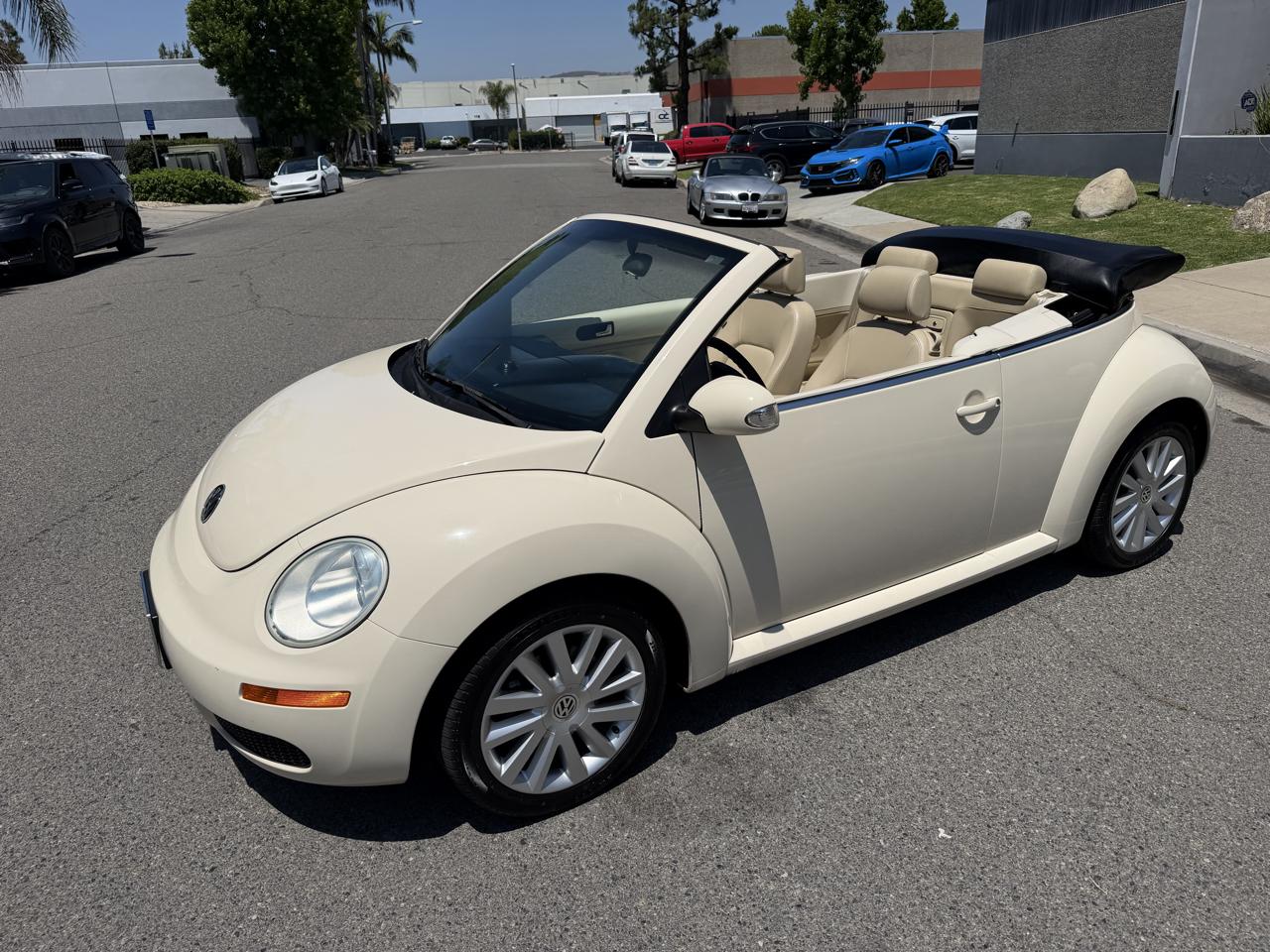 Volkswagen New Beetle 2.5L PZEV Convertible 2010