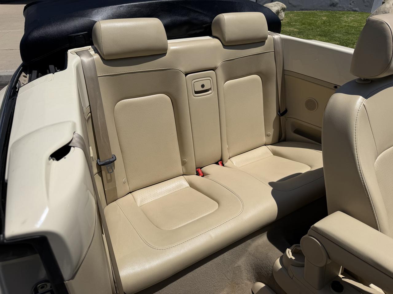 Volkswagen New Beetle 2.5L PZEV Convertible 2010