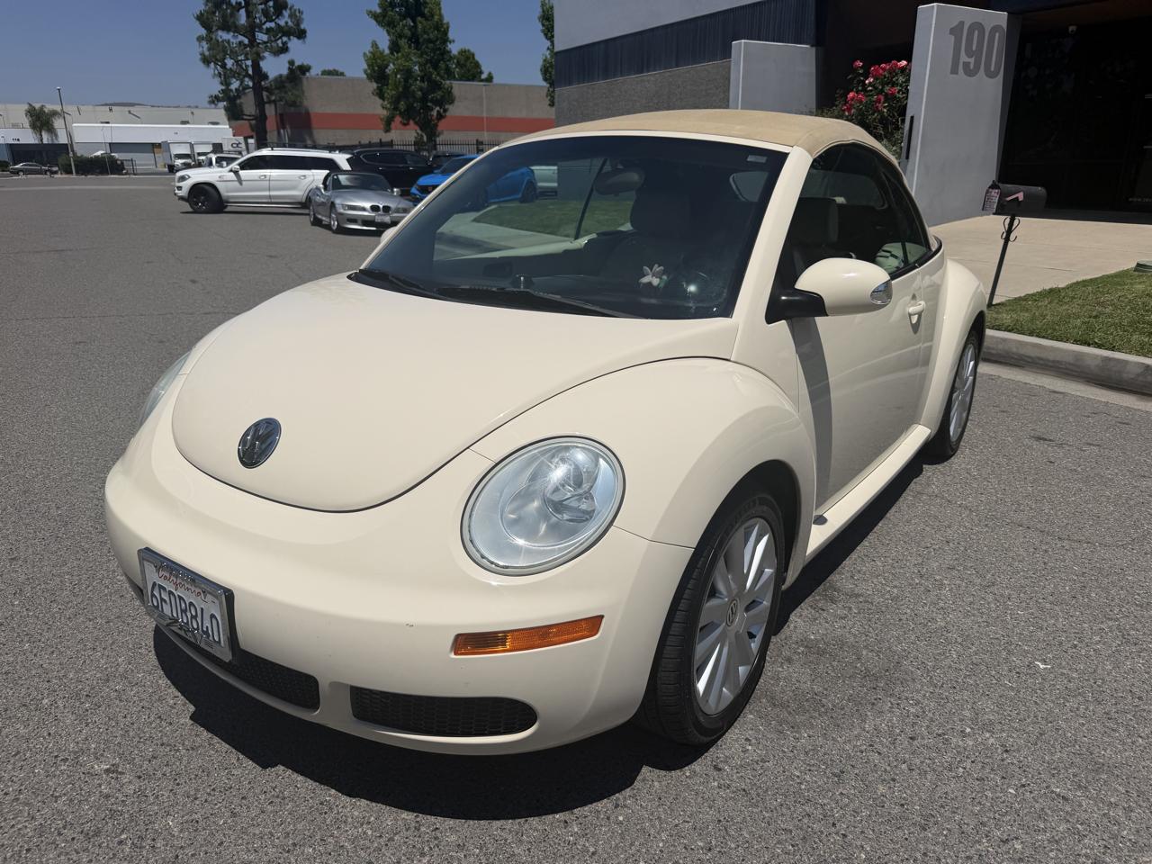 Volkswagen New Beetle 2.5L PZEV Convertible 2010