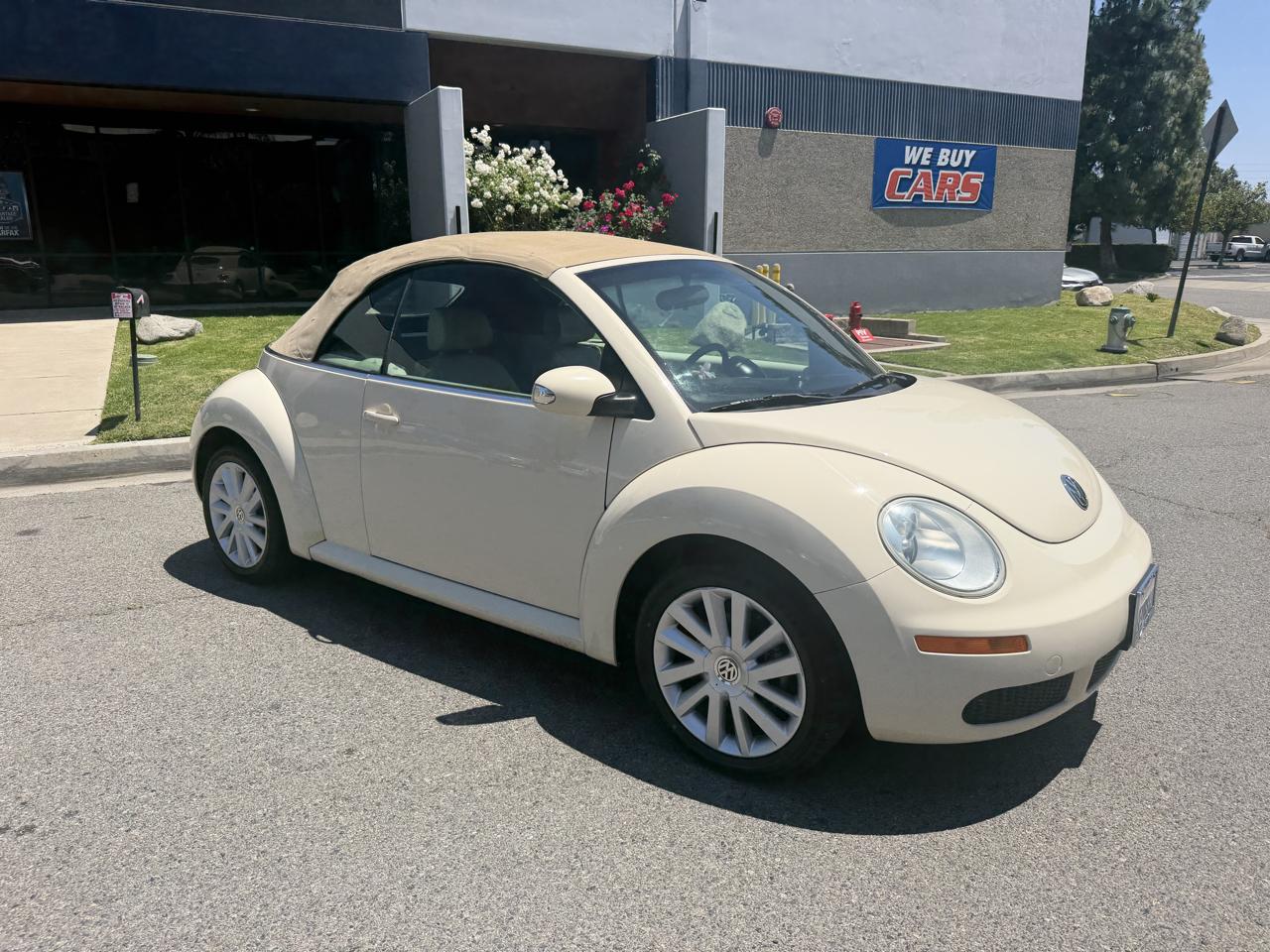Volkswagen New Beetle 2.5L PZEV Convertible 2010
