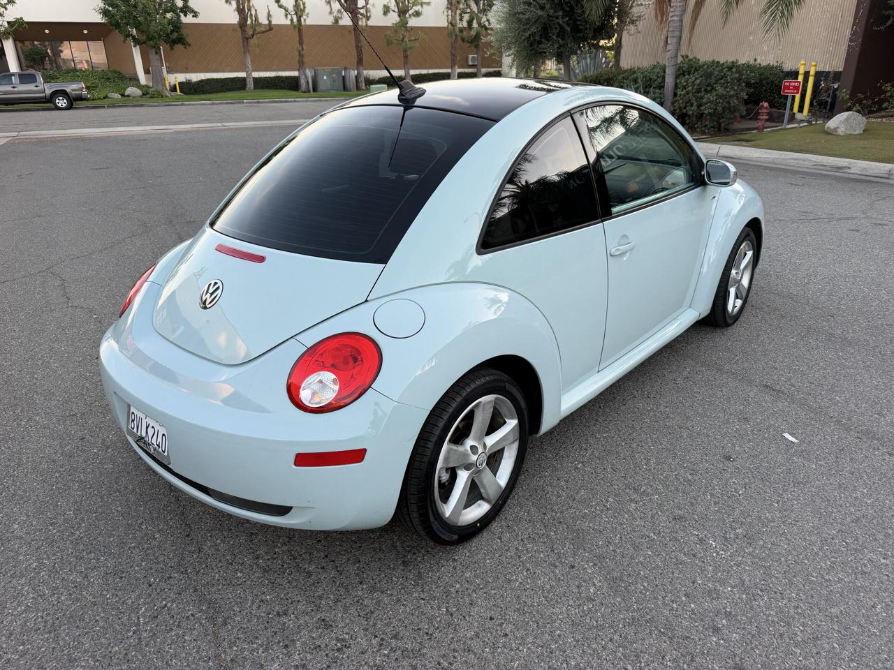 Volkswagen New Beetle 2.5L PZEV 2010
