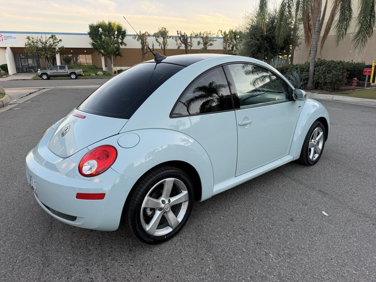 Volkswagen New Beetle 2.5L PZEV 2010