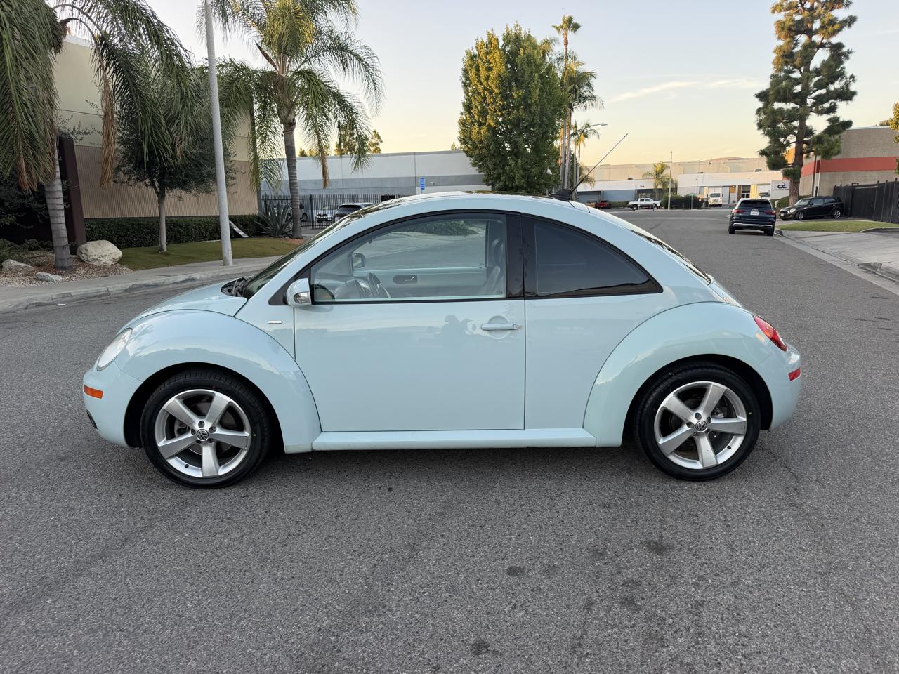 Volkswagen New Beetle 2.5L PZEV 2010