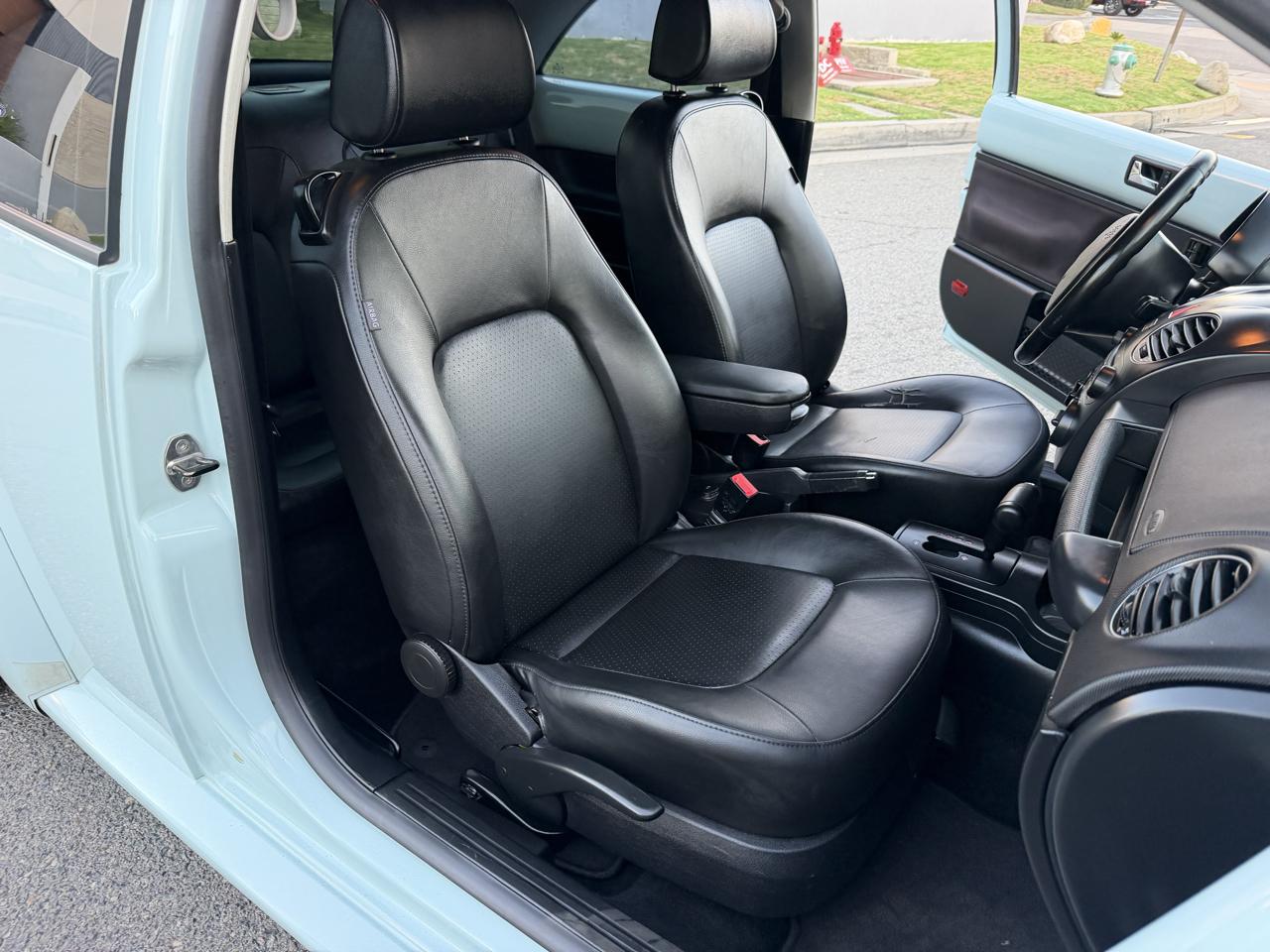 Volkswagen New Beetle 2.5L PZEV 2010