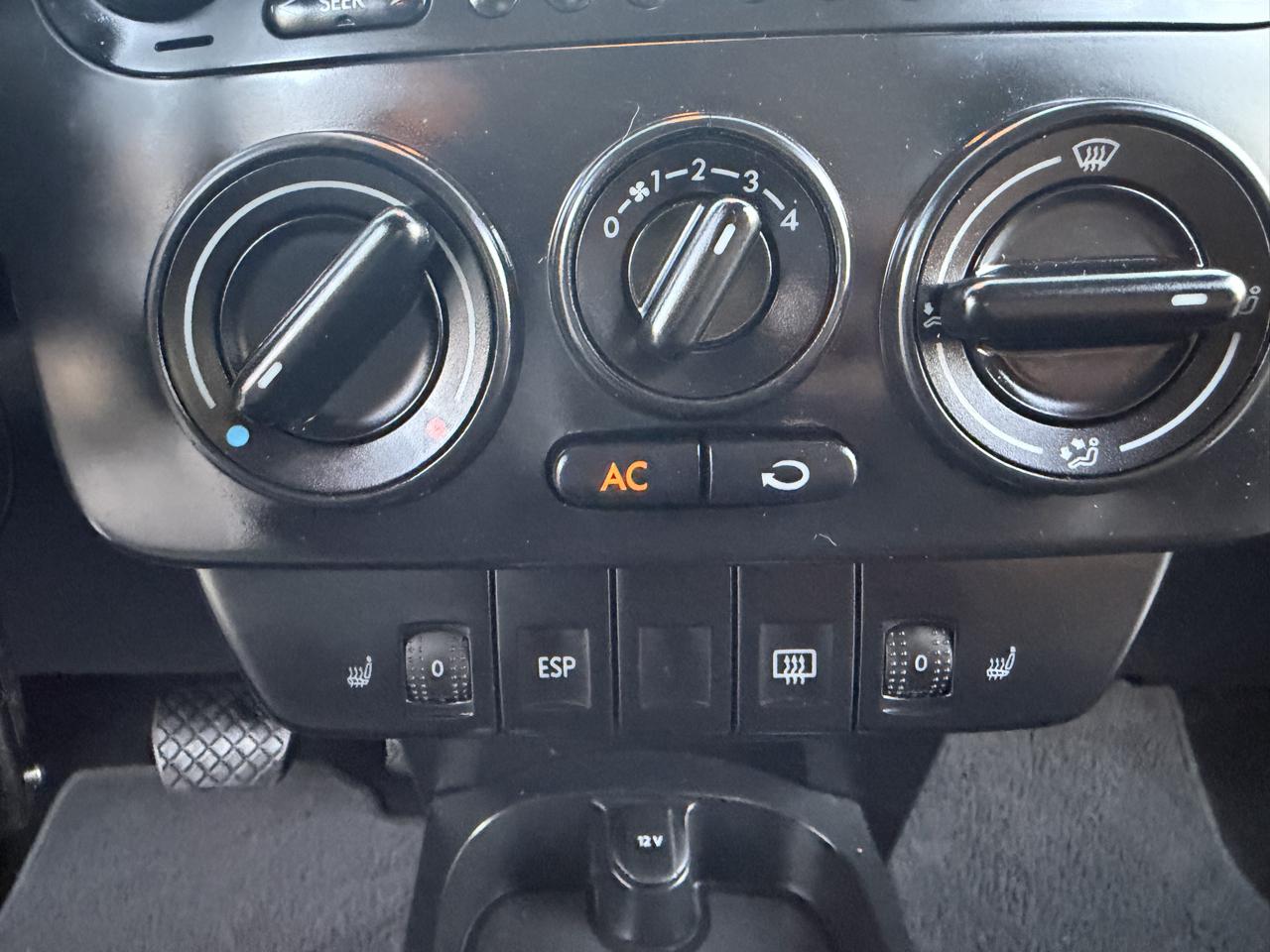 Volkswagen New Beetle 2.5L PZEV 2010