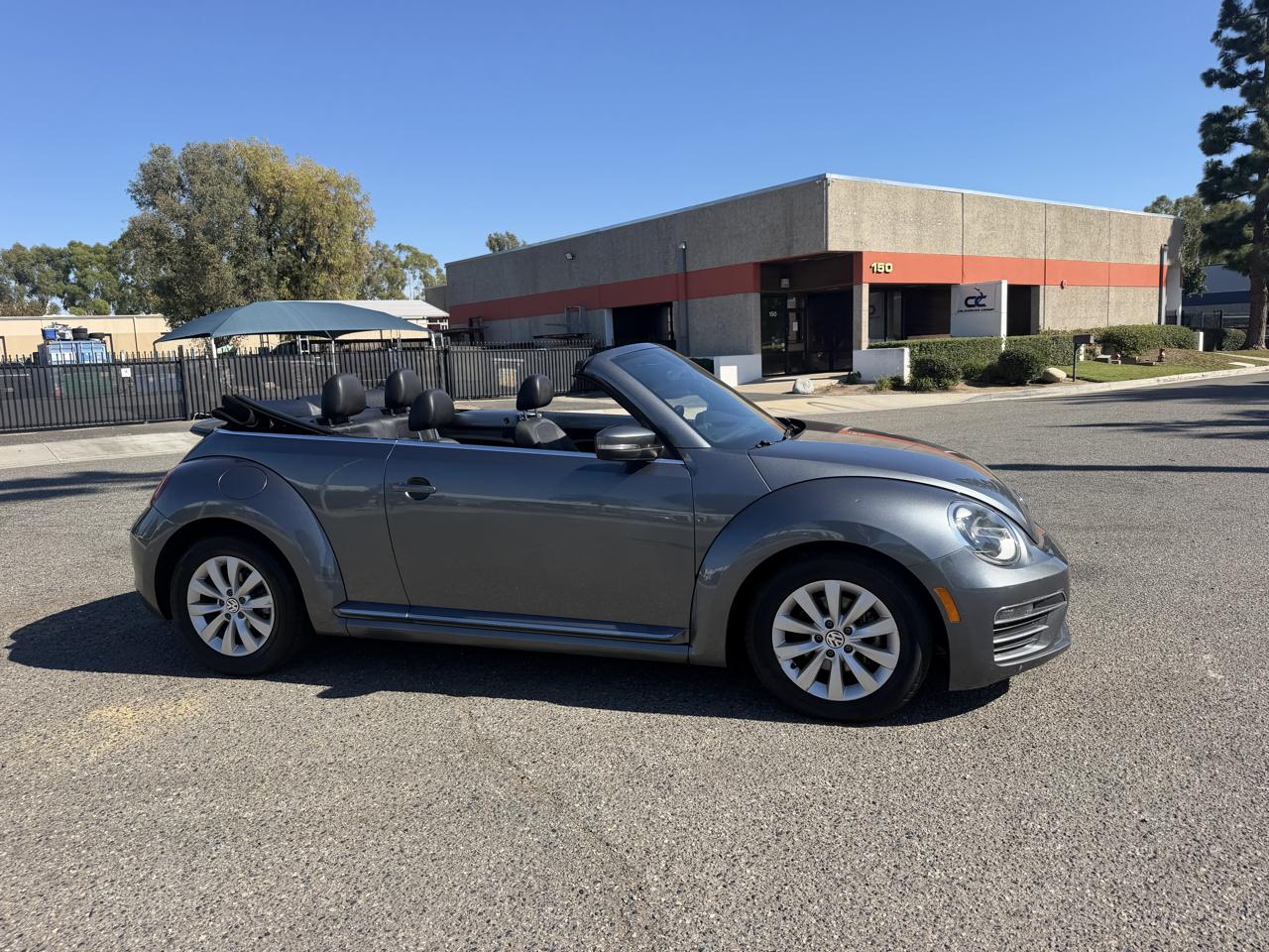 Volkswagen Beetle 2.0T SE Convertible 2018