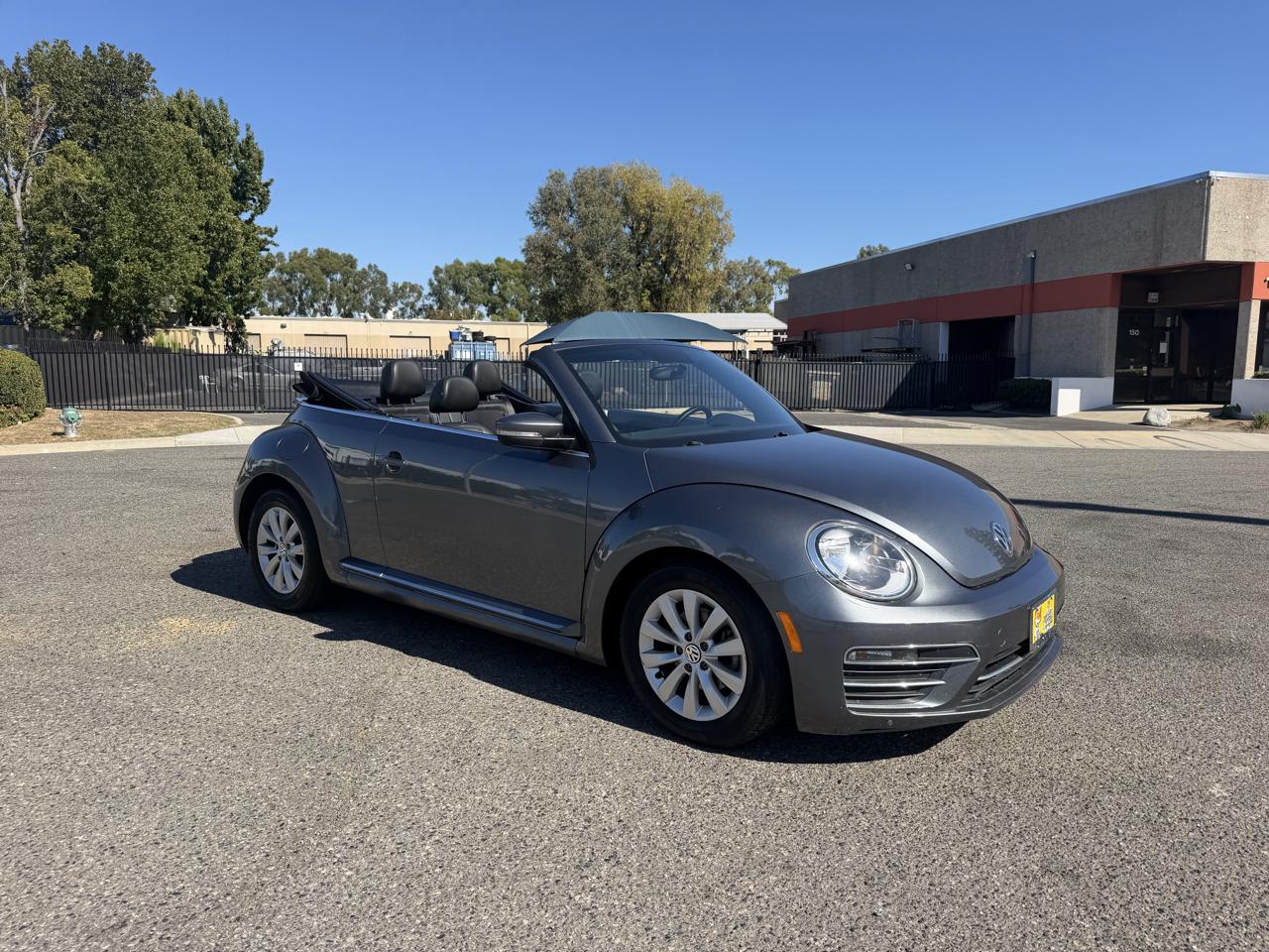 Volkswagen Beetle 2.0T SE Convertible 2018