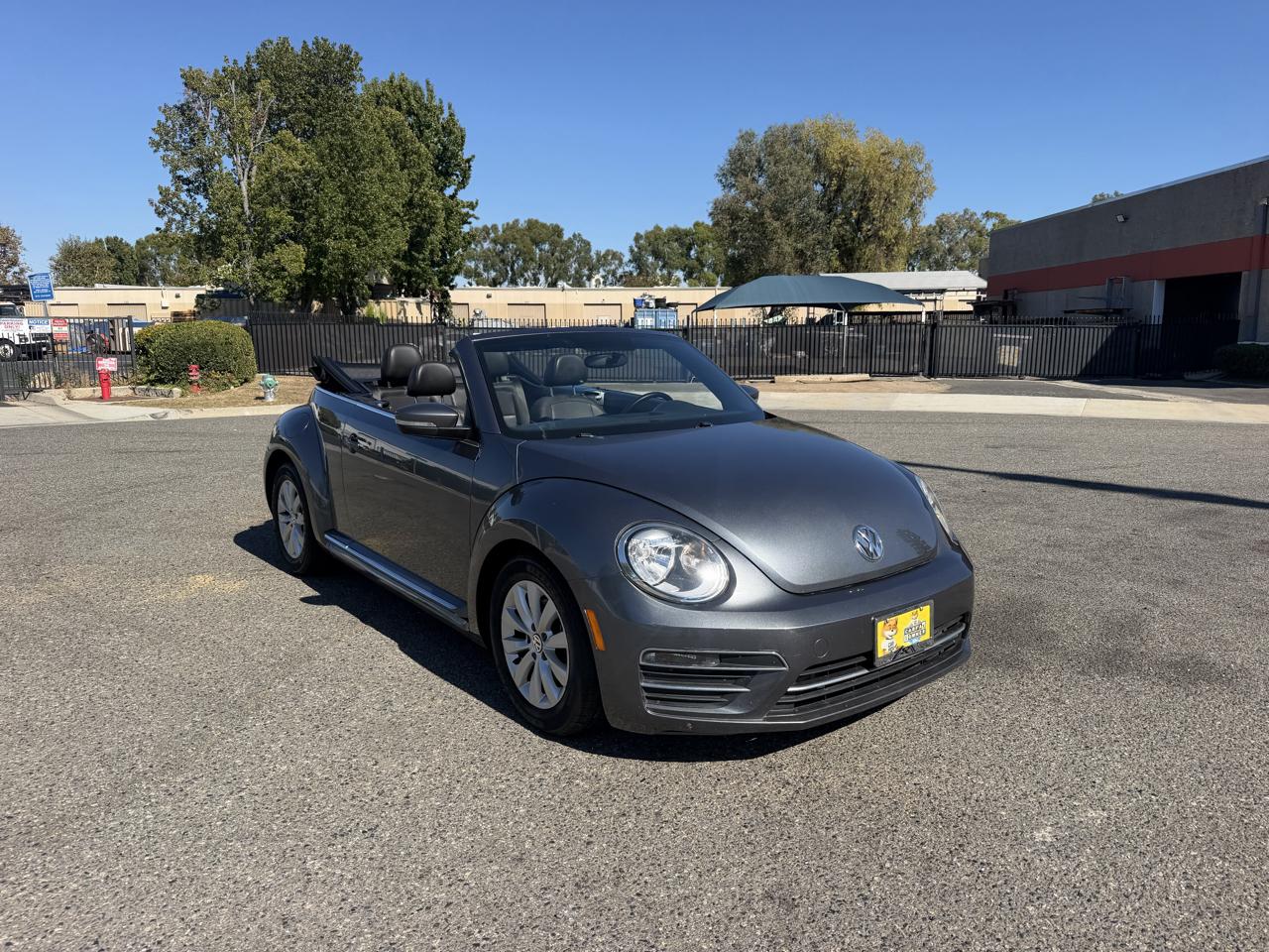 Volkswagen Beetle 2.0T SE Convertible 2018