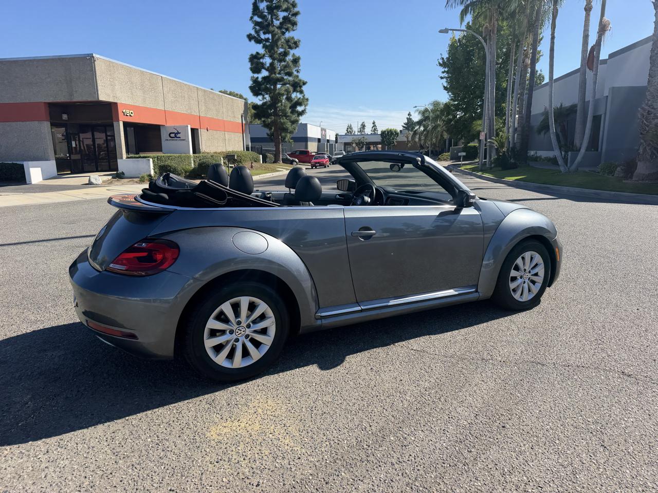 Volkswagen Beetle 2.0T SE Convertible 2018