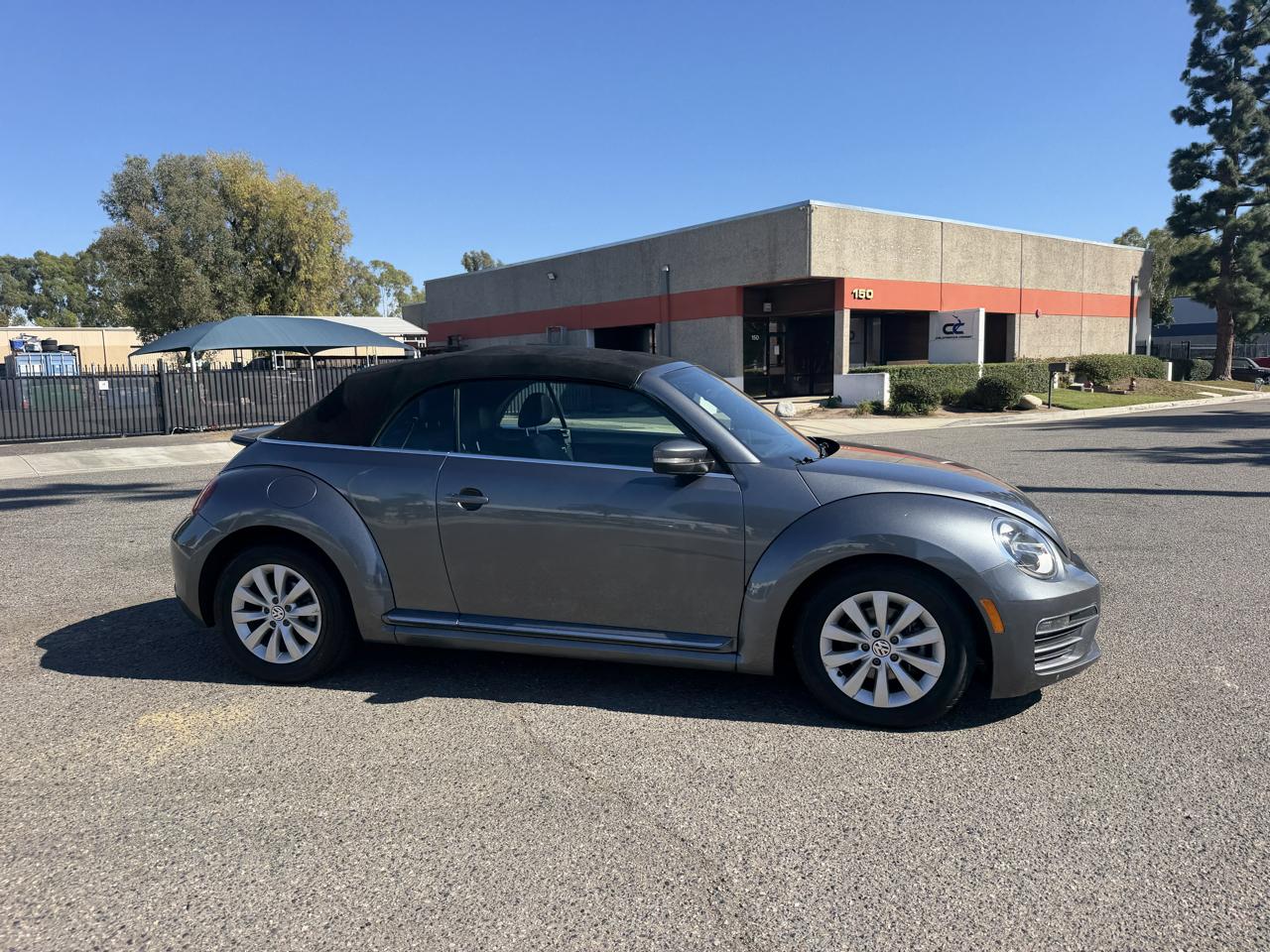 Volkswagen Beetle 2.0T SE Convertible 2018