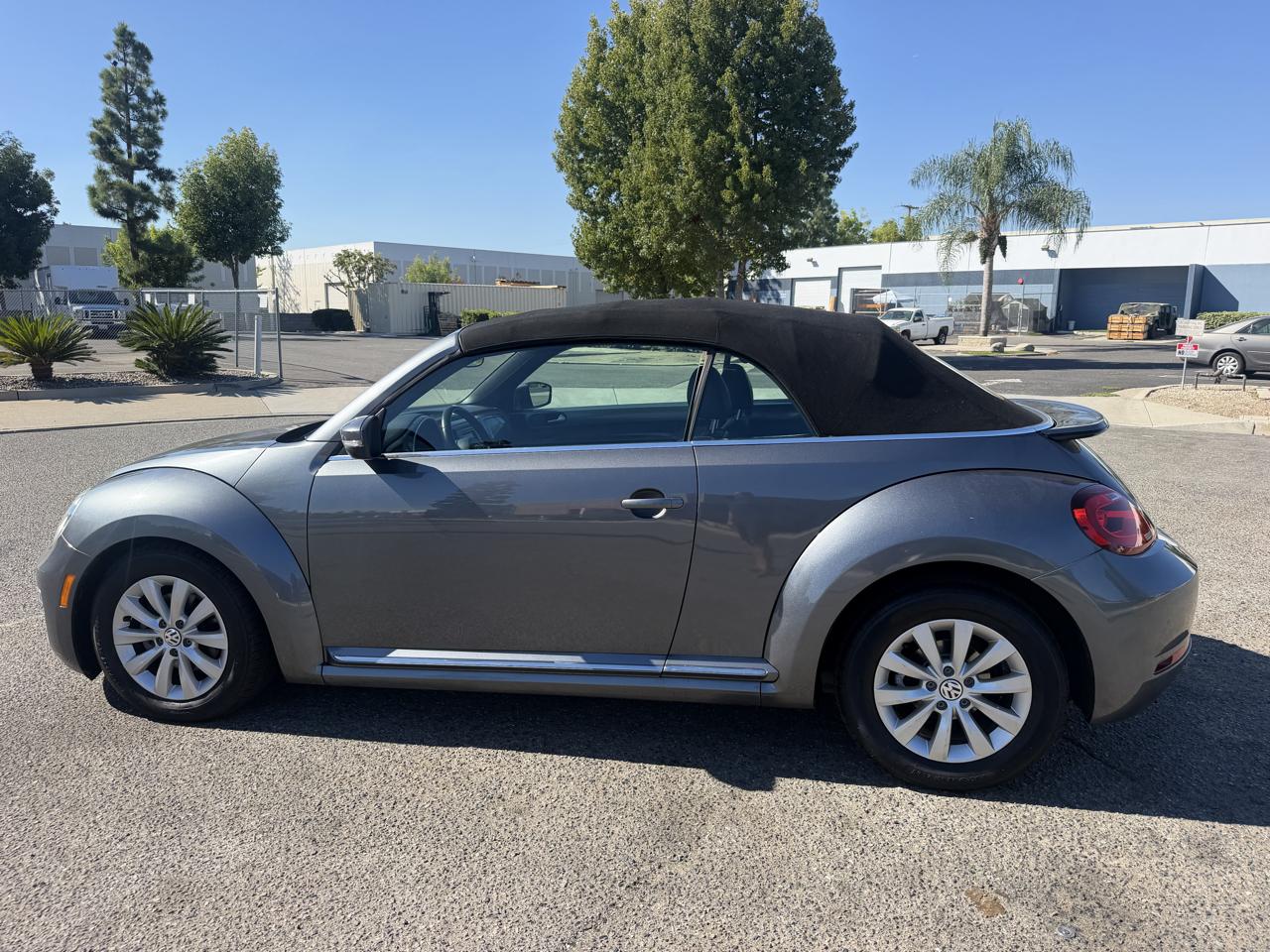 Volkswagen Beetle 2.0T SE Convertible 2018