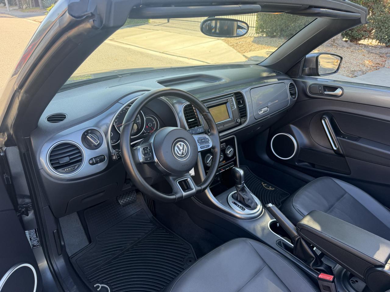 Volkswagen Beetle 2.0T SE Convertible 2018