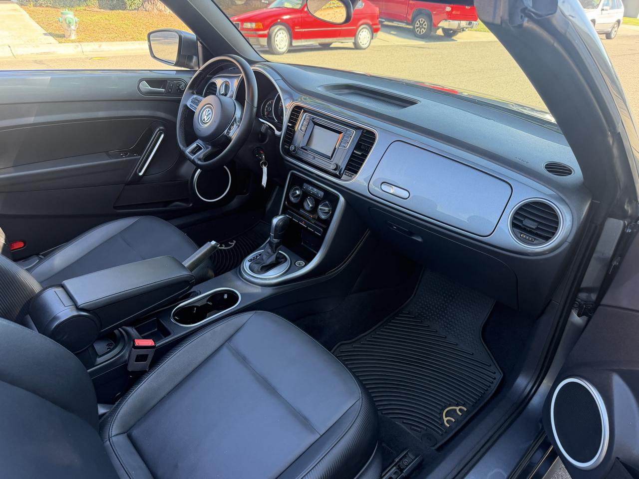 Volkswagen Beetle 2.0T SE Convertible 2018