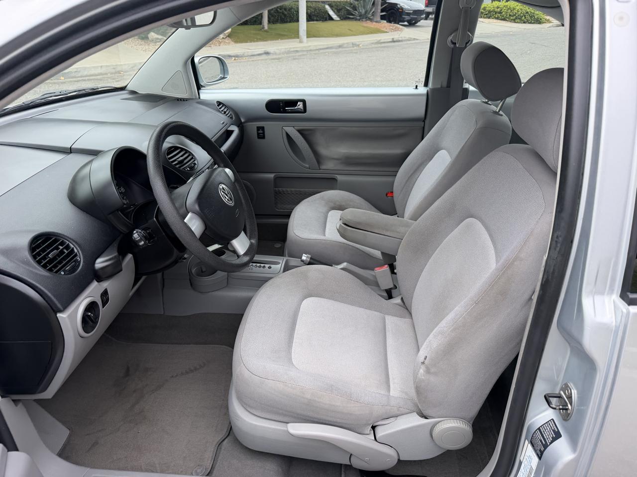 Volkswagen New Beetle GLS 2.0L 2003