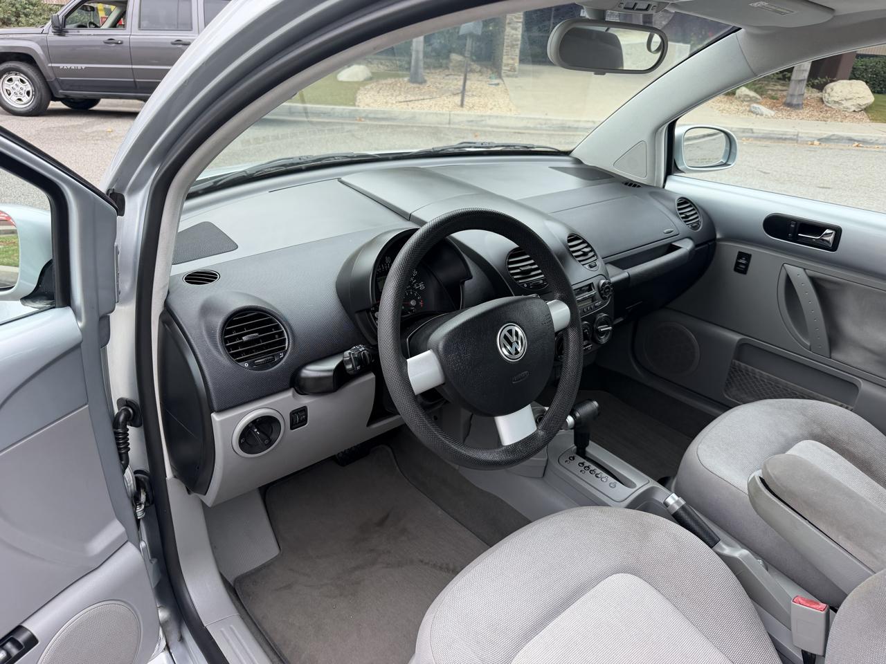 Volkswagen New Beetle GLS 2.0L 2003