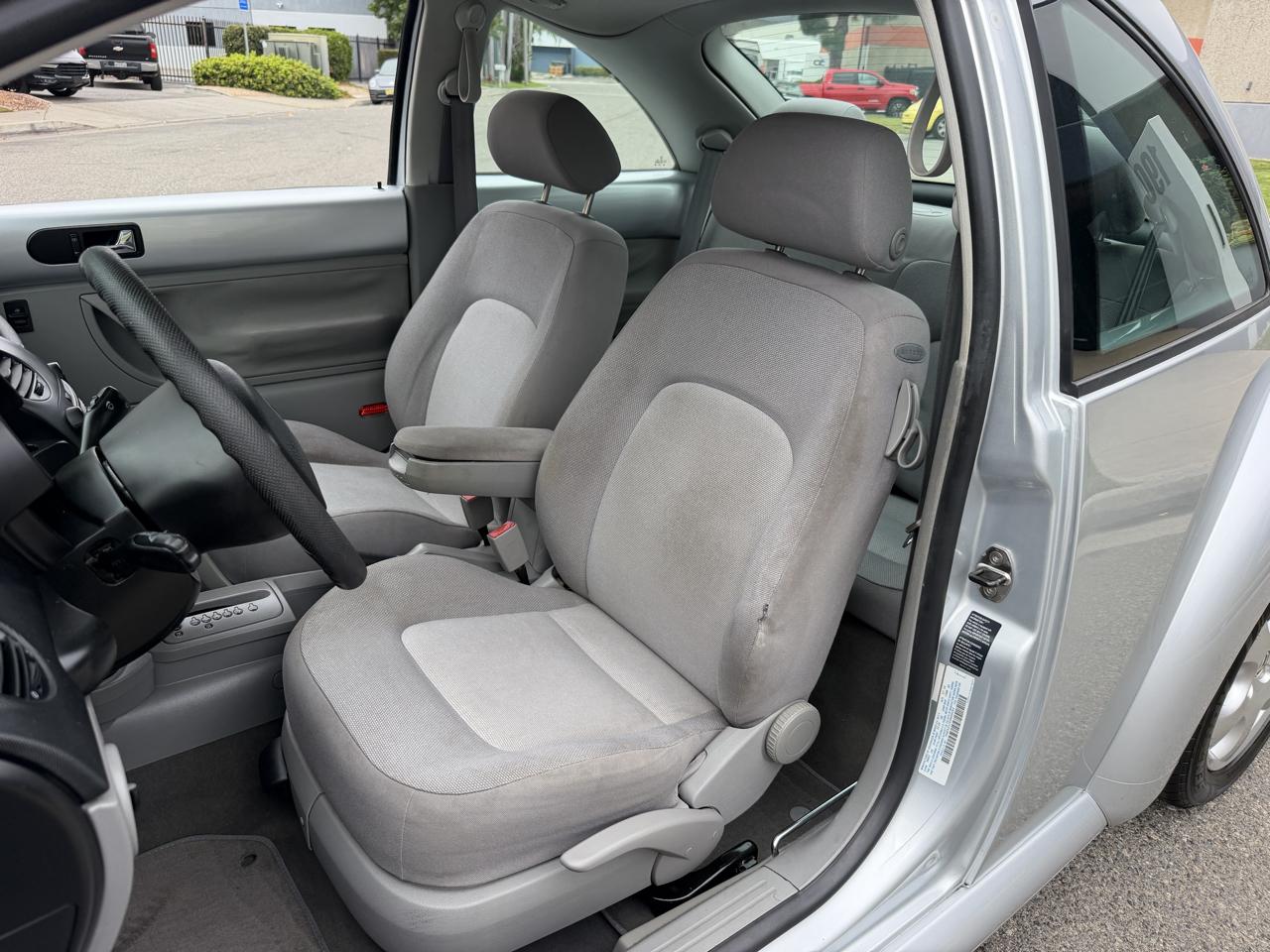 Volkswagen New Beetle GLS 2.0L 2003