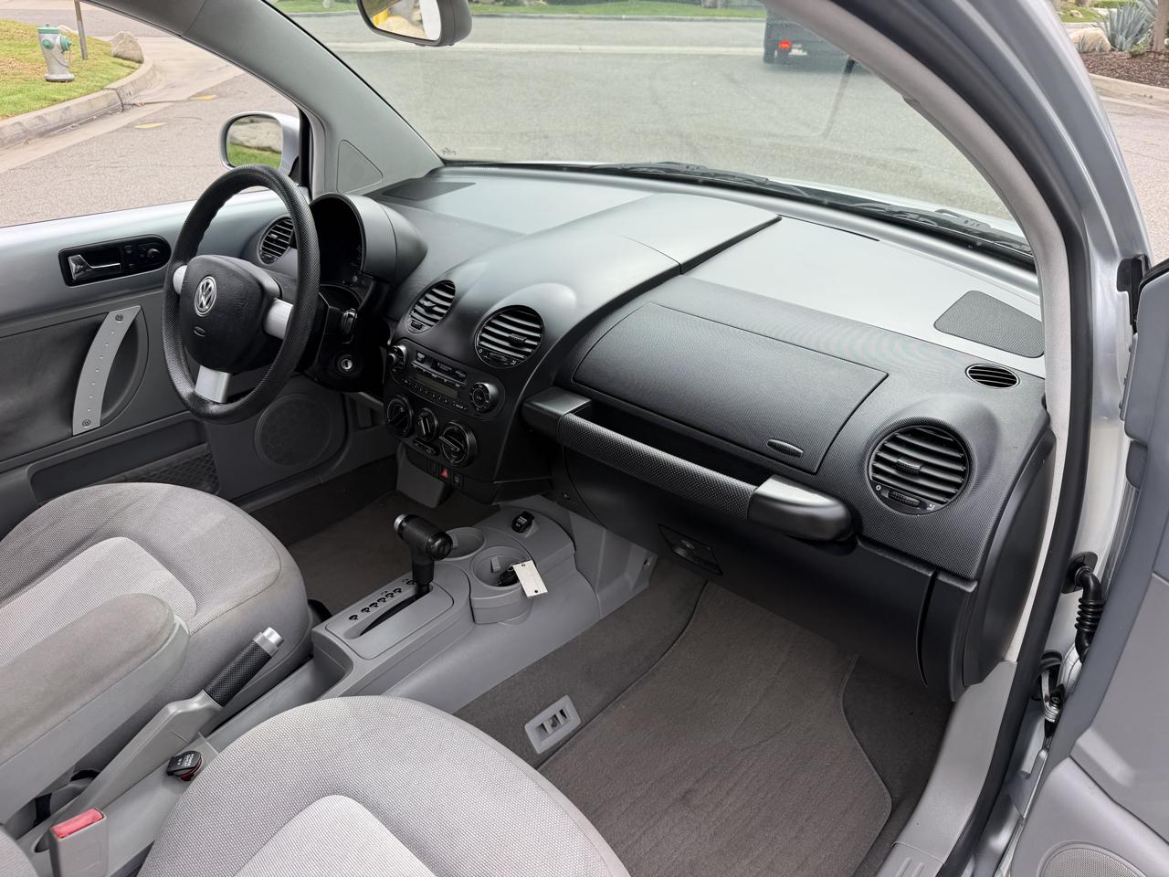 Volkswagen New Beetle GLS 2.0L 2003
