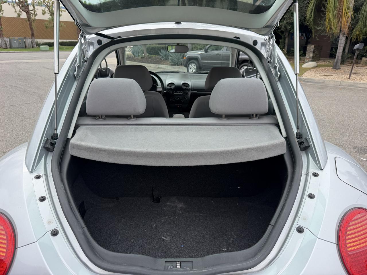 Volkswagen New Beetle GLS 2.0L 2003