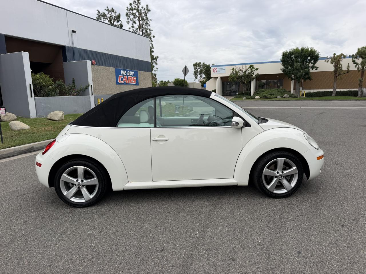 Volkswagen New Beetle 2.5L Convertible 2007