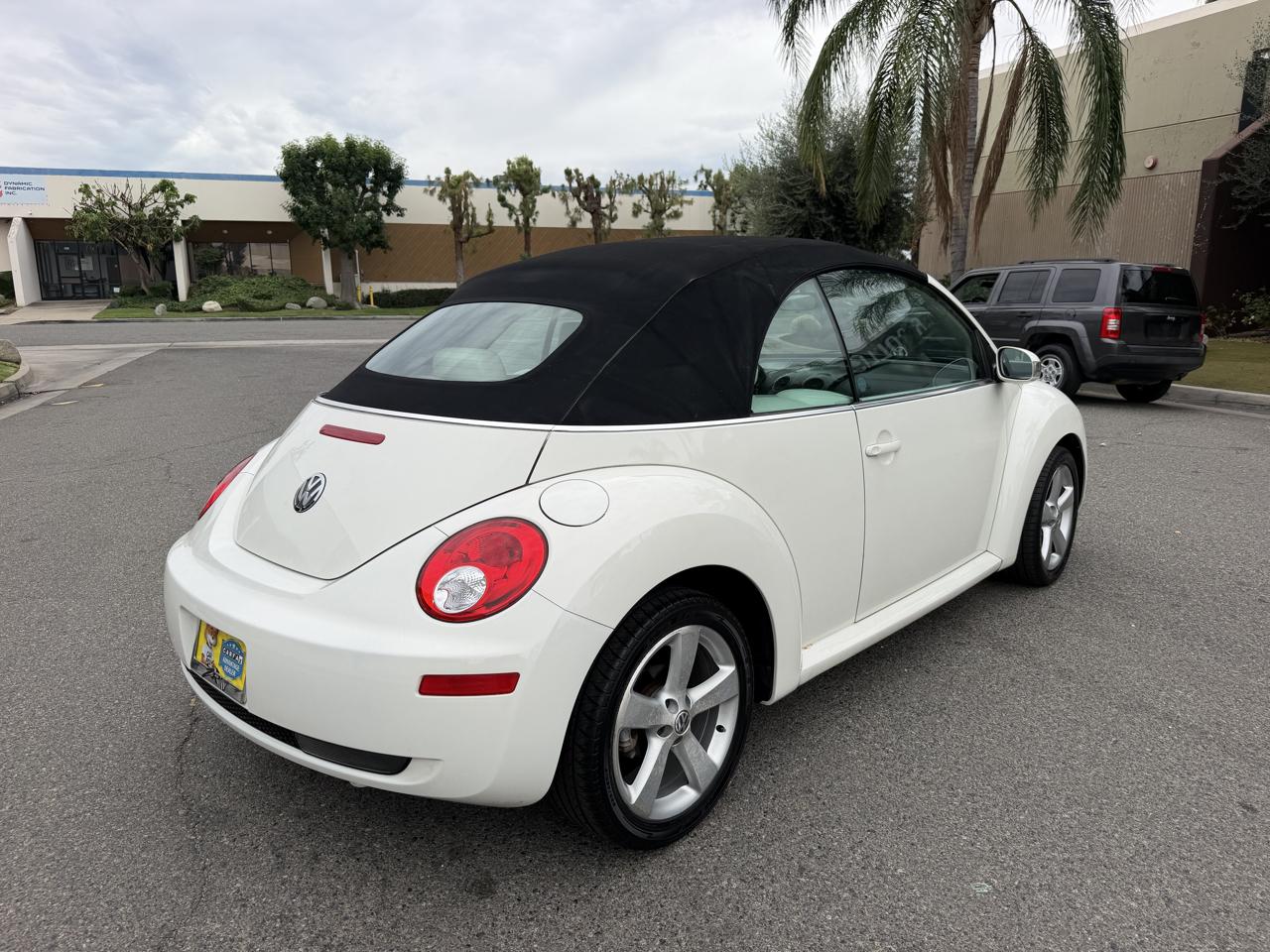 Volkswagen New Beetle 2.5L Convertible 2007