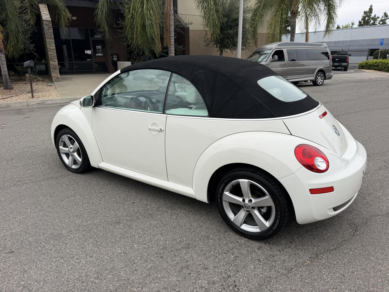 Volkswagen New Beetle 2.5L Convertible 2007