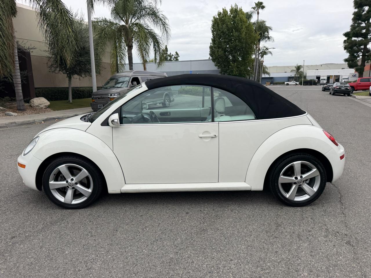 Volkswagen New Beetle 2.5L Convertible 2007