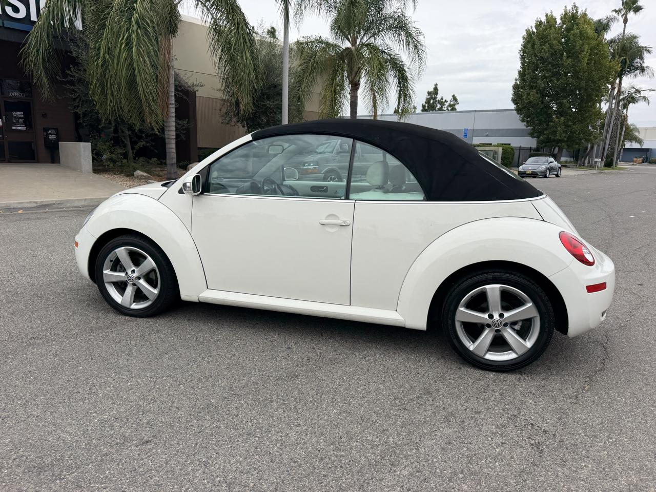 Volkswagen New Beetle 2.5L Convertible 2007