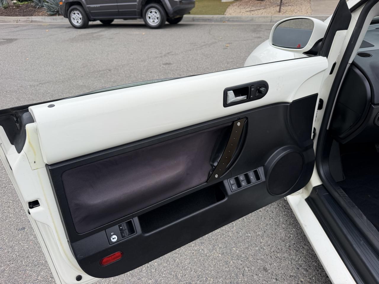 Volkswagen New Beetle 2.5L Convertible 2007