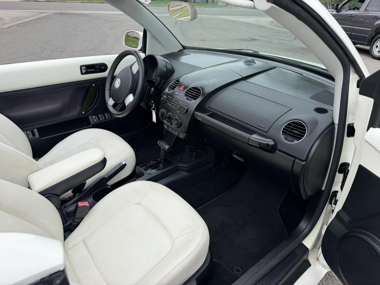 Volkswagen New Beetle 2.5L Convertible 2007