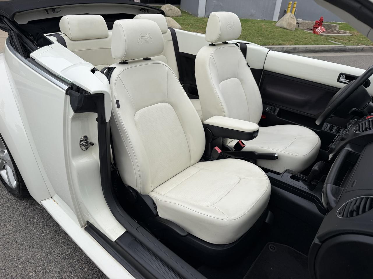 Volkswagen New Beetle 2.5L Convertible 2007