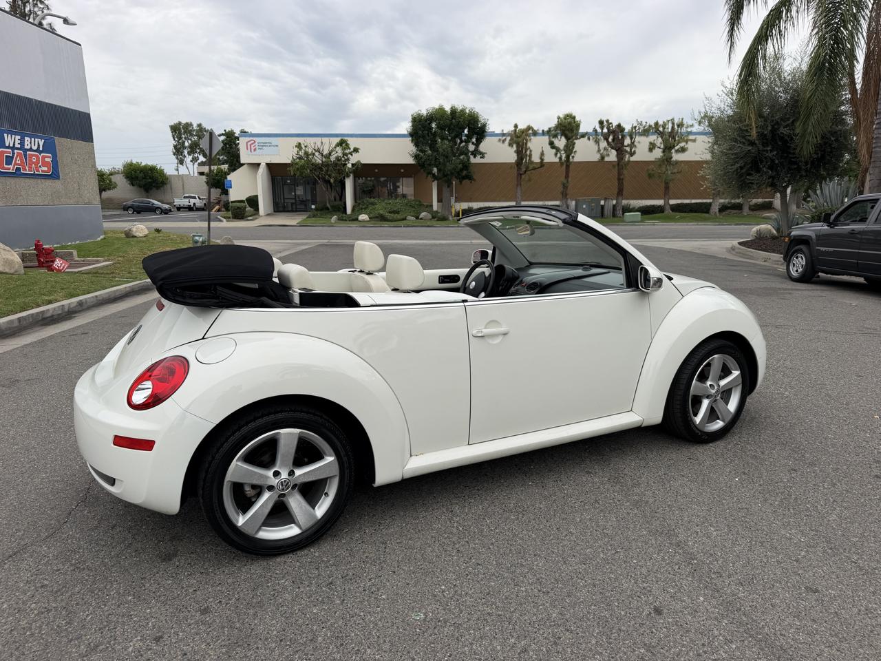 Volkswagen New Beetle 2.5L Convertible 2007