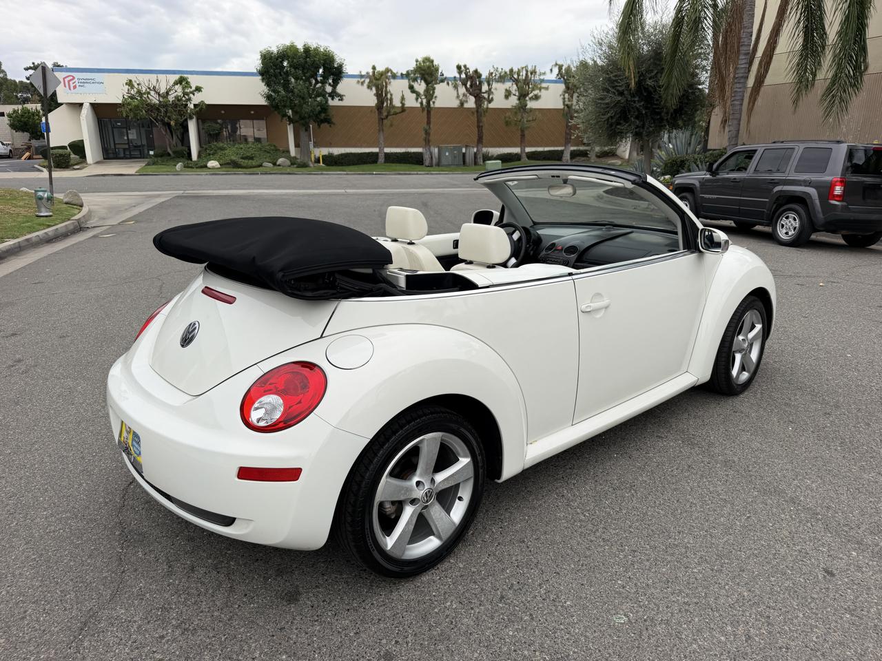 Volkswagen New Beetle 2.5L Convertible 2007