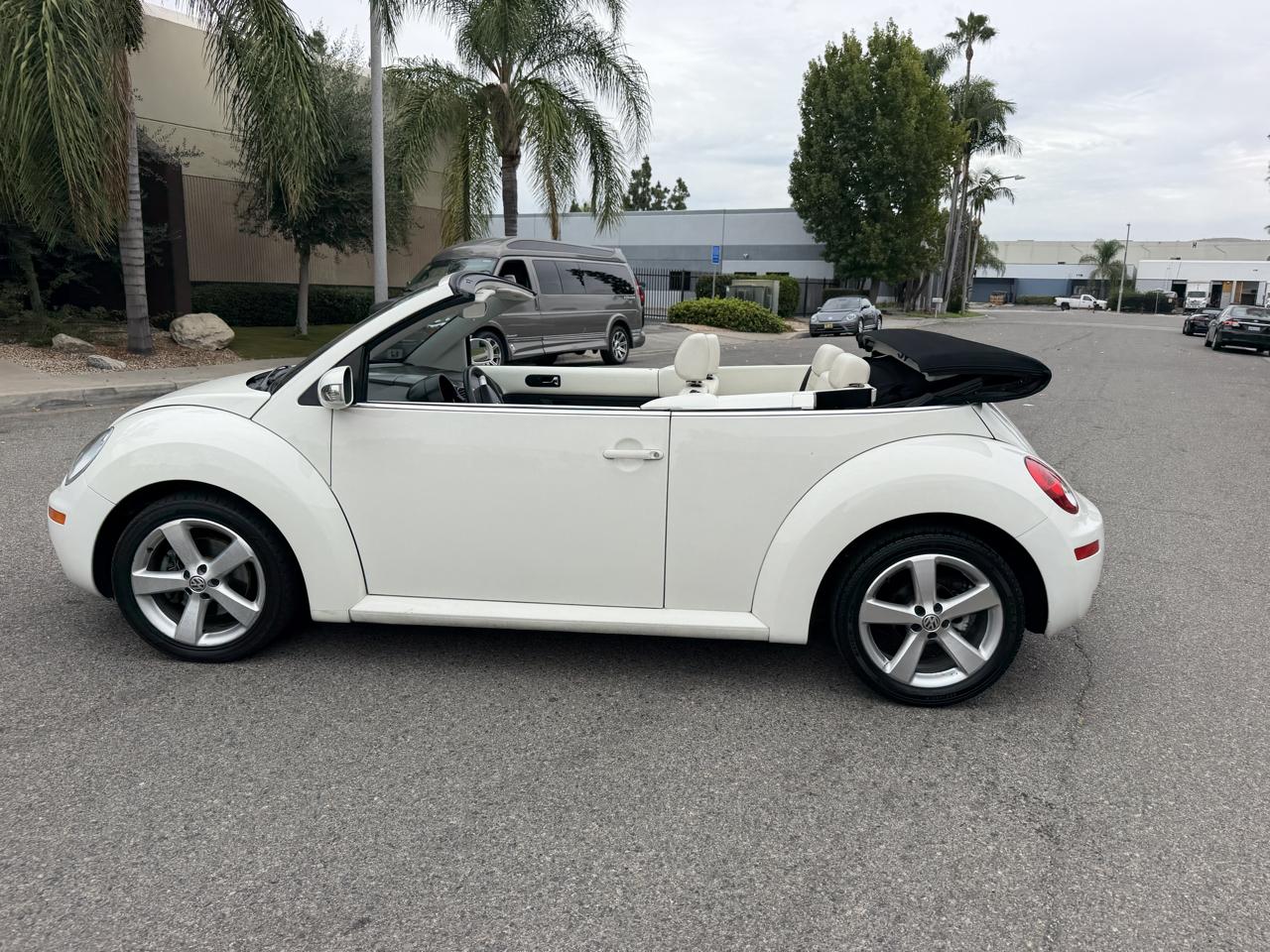 Volkswagen New Beetle 2.5L Convertible 2007