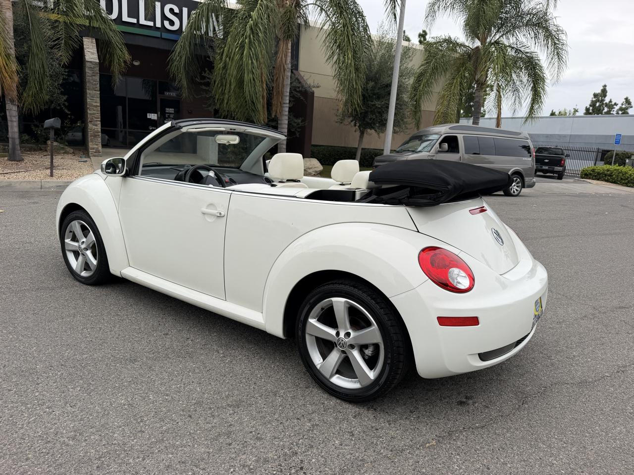 Volkswagen New Beetle 2.5L Convertible 2007