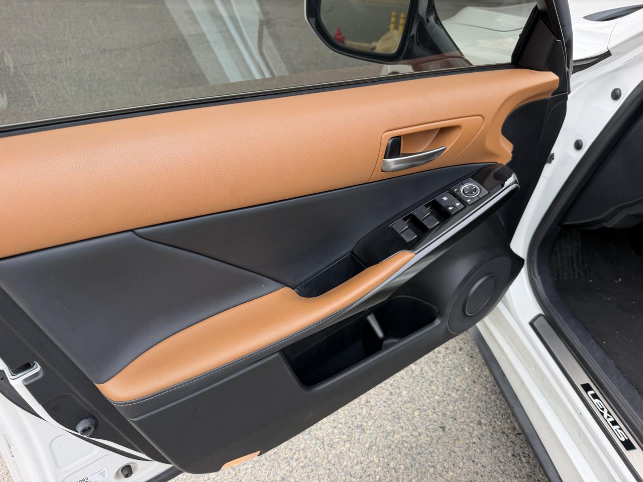 Lexus IS 300 AWD 2021