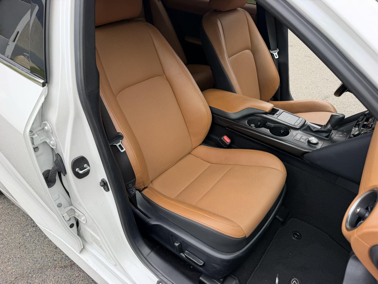 Lexus IS 300 AWD 2021