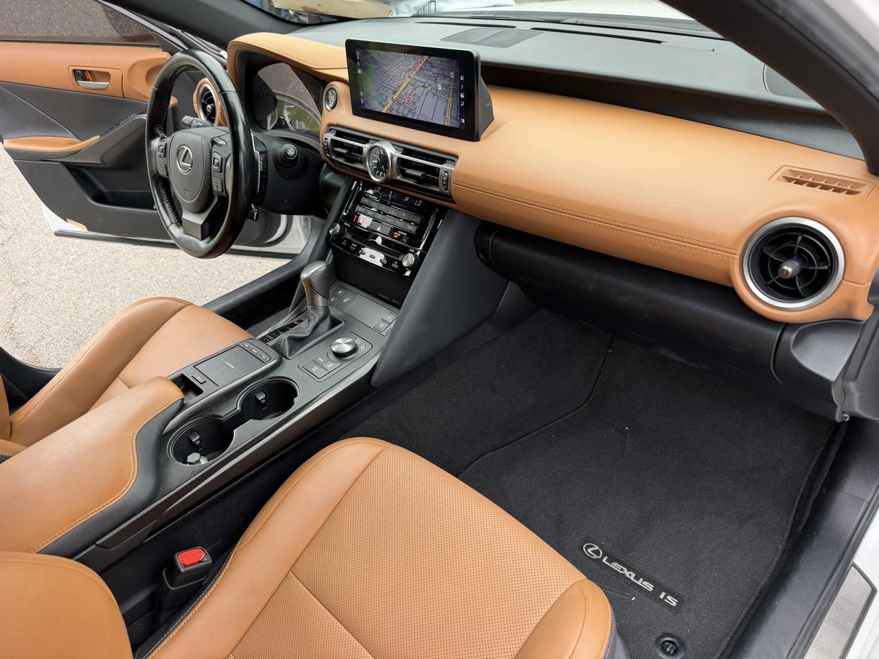 Lexus IS 300 AWD 2021