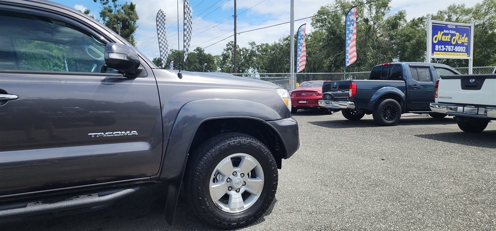 2015 Toyota Tacoma TRD Sport Double Cab photo 4