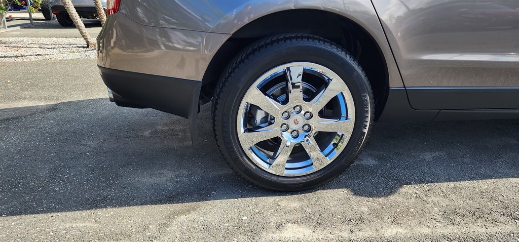 Cadillac SRX FWD 4dr Performance Collection 2011