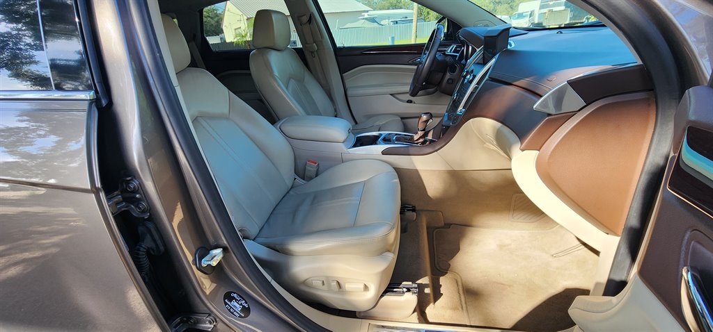 Cadillac SRX FWD 4dr Performance Collection 2011